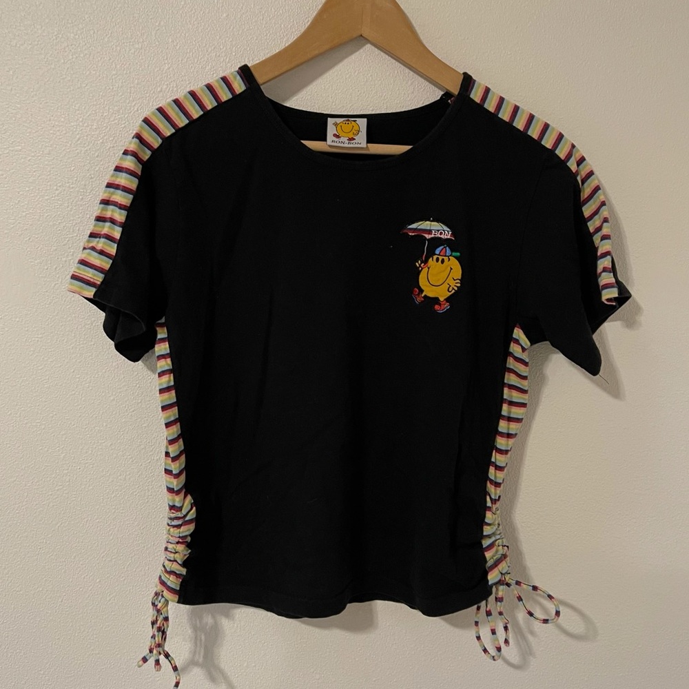 Mr. Happy Embroidered Black Ruched Rainbow Side Short Sleeve Tee Scoop Neck-M